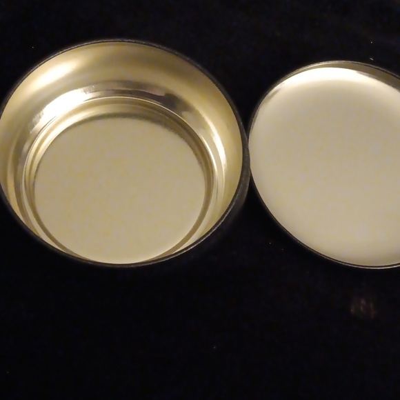 Vintage Victor His Master's Voice RCA round 5-inch tin canister - Picture 4 of 5